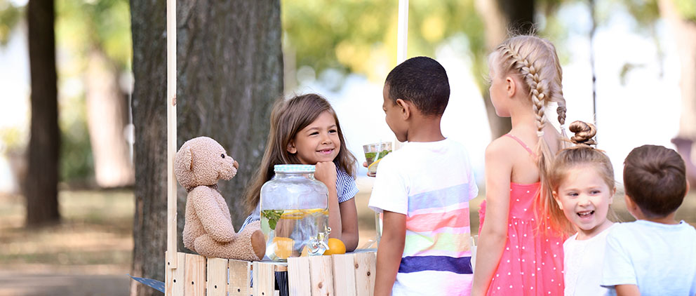 Waiting in line at a lemonade stand